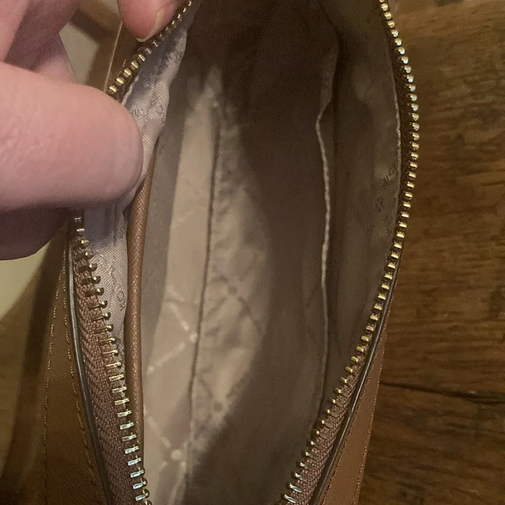 Michael Kors Jet Set Crossbody Bag Like New!